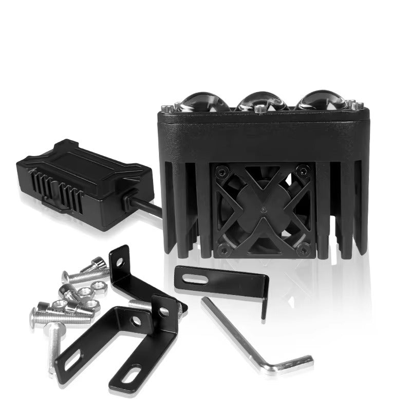 High-power 3-LED headlight, mini heat sink, 12V/24V – Sporty design. Compatible with trucks, pickups, SUVs, Jeeps, vans, trailers, ATVs/UTVs, and work vehicles,...