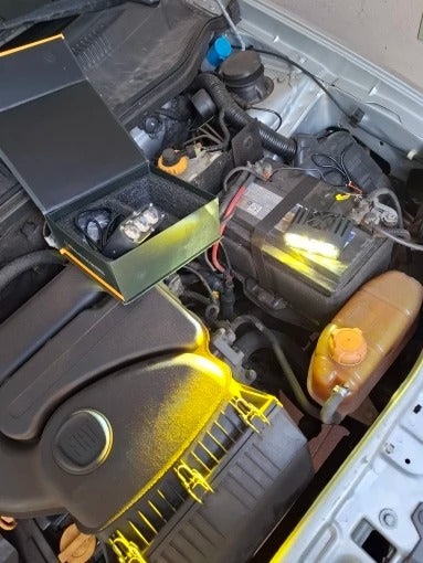 High-power 3-LED headlight, mini heat sink, 12V/24V – Sporty design. Compatible with trucks, pickups, SUVs, Jeeps, vans, trailers, ATVs/UTVs, and work vehicles,...